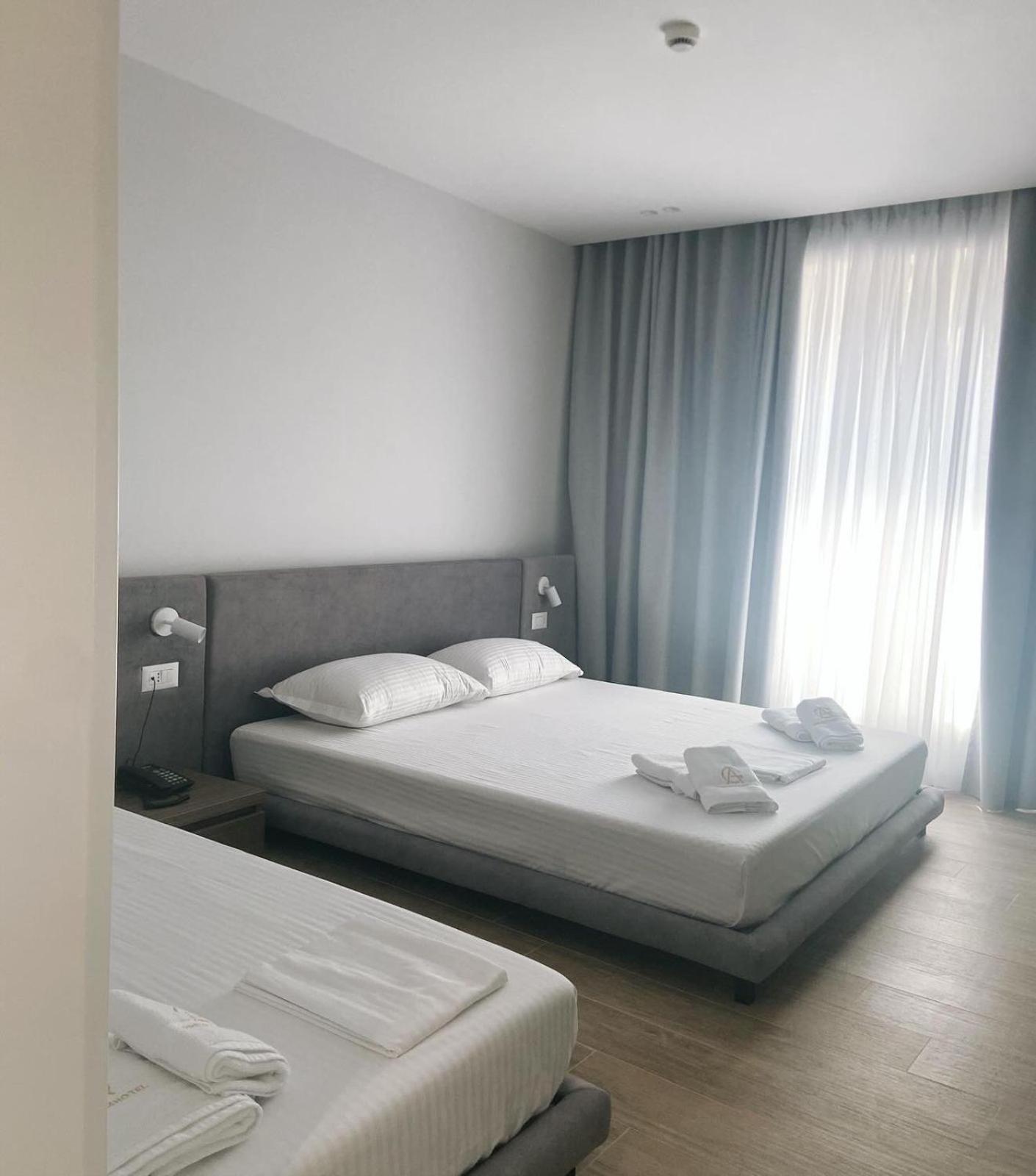 A&G Hotel Radhimë Exteriér fotografie