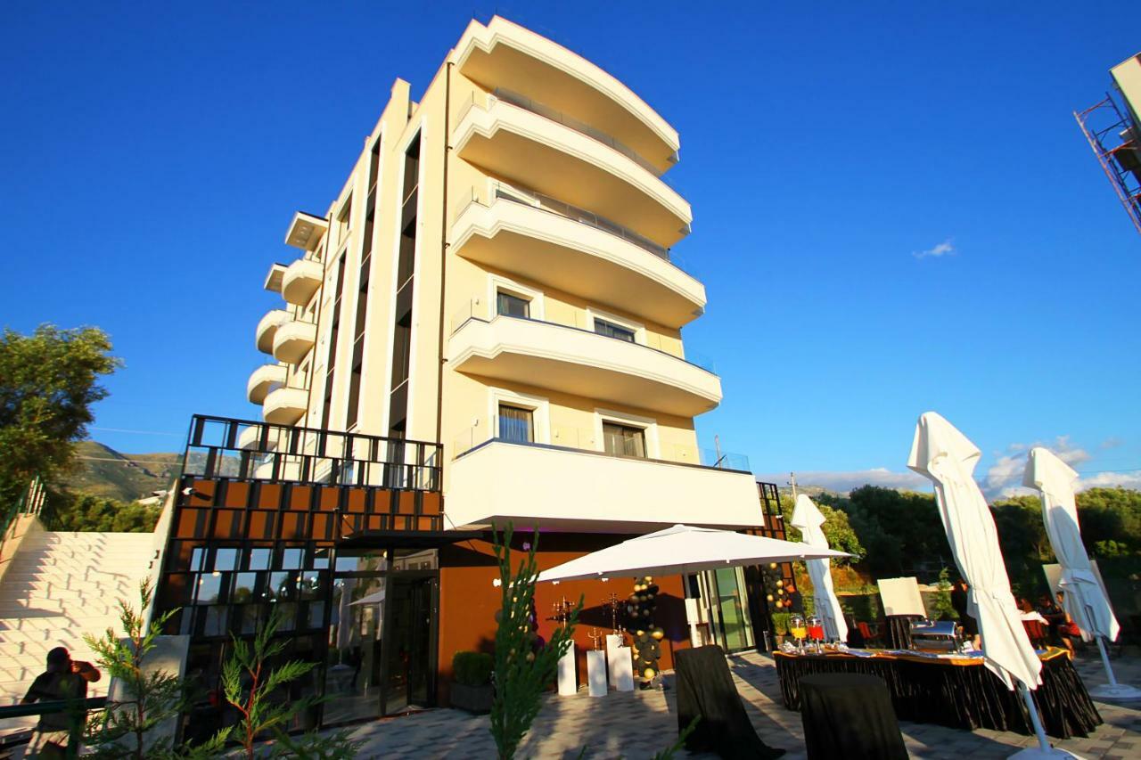 A&G Hotel Radhimë Exteriér fotografie